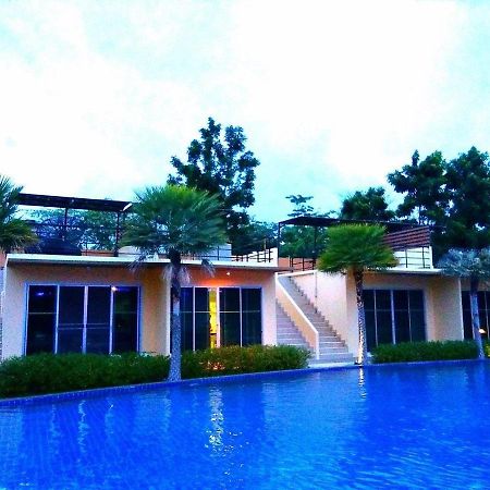 Bangkok.Grand.Resort Банг Бо Экстерьер фото