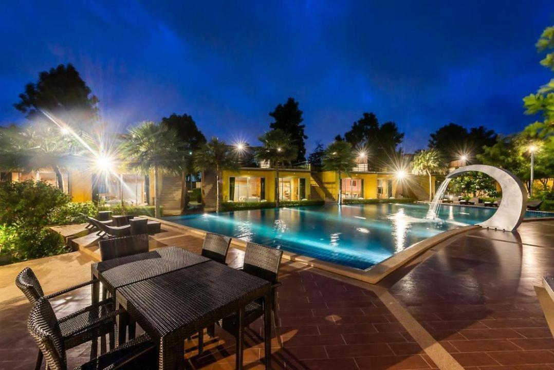 Bangkok.Grand.Resort Банг Бо Экстерьер фото
