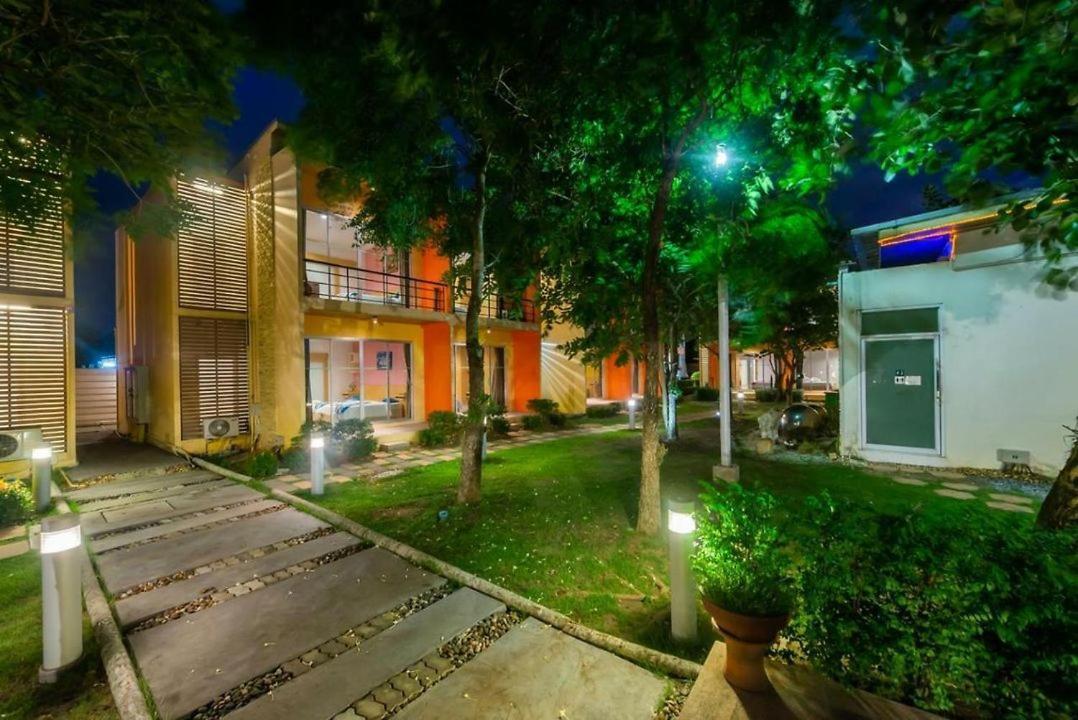 Bangkok.Grand.Resort Банг Бо Экстерьер фото